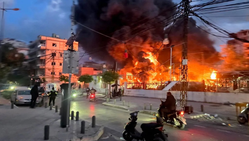 غارة استهدفت سيارة في بيروت (أ ف ب)